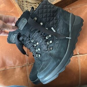 Waldlaufer black quilt boots